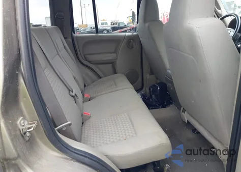 2005 Jeep Liberty Sport from USA, damaged, VIN 1J4GL48K65W502531